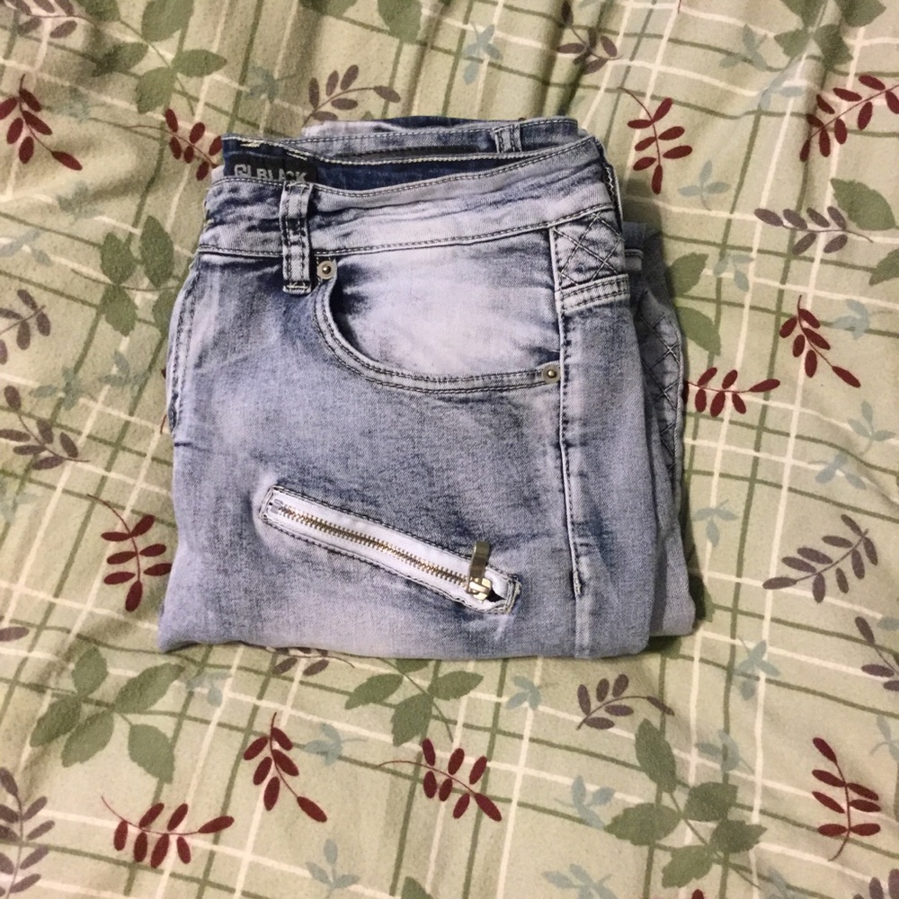 Rue21 Distressed Skinny Jeans